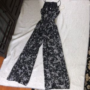 🎉HP🎉Floral jumper